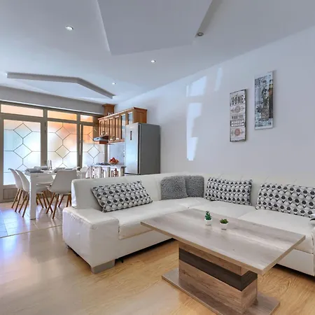 Milankovic-3 By Interhome