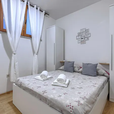 Milankovic-3 By Interhome * Vrsar