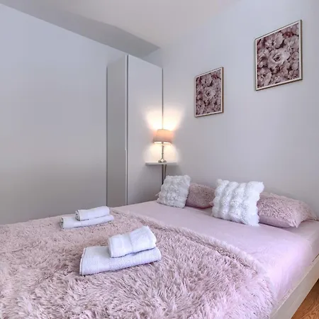 Milankovic-3 By Interhome *